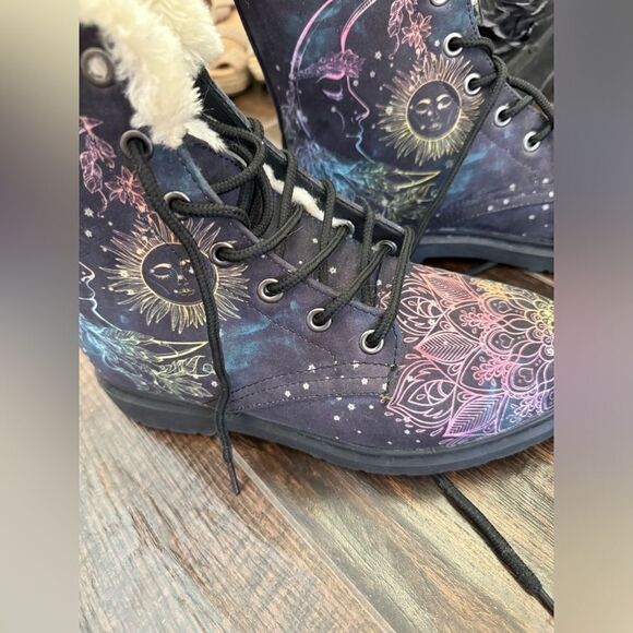 🌙 YES WE VIBE Sun & Moon Rainbow Combat Boots – Size 9 – NWOT 🌈 - Picture 9 of 9